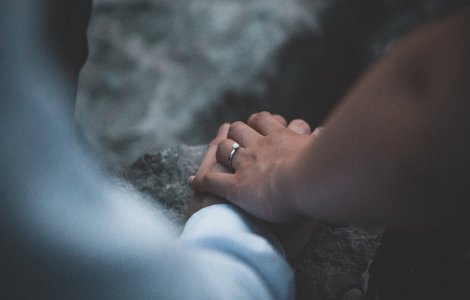 Un barbat s-a sinucis live pe Facebook, dupa ce a aflat ca fiica lui s-a logodit fara aprobarea sa