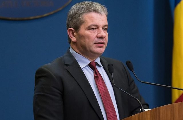 Ministrul Sanatatii, Florin Bodog s-a vaccinat antigripal: Legea vaccinarii este despre copiii nostri