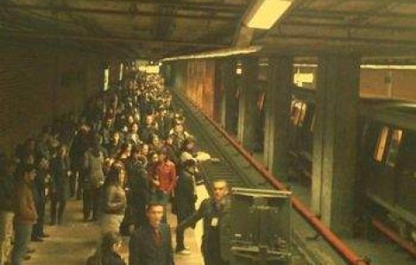 Tentativa de sinucidere la metrou