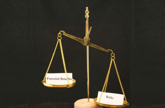 Dilema romanilor in 2011: Sa cheltuiasca sau sa economiseasca?