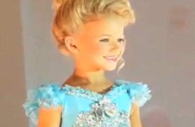 [VIDEO] SUA: Cati bani ies din sexualismul fetitelor de 5 ani?