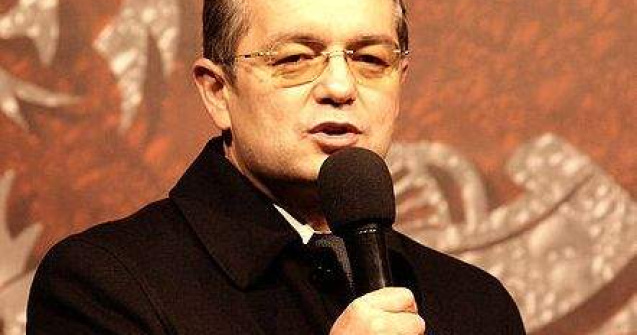 Boc: Bugetarii isi vor recupera integral salariile in 2012