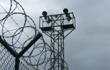 135 de talhari, 47 de violatori, 33 de criminali eliberati din arest