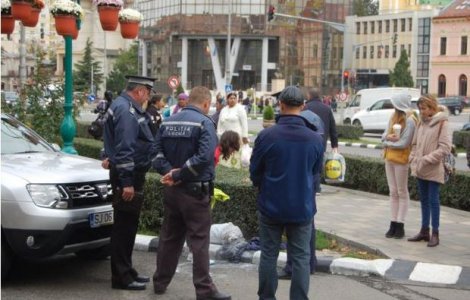 Un barbat si-a dat foc in fata primariei din Zalau, pentru ca nu a primit o locuinta sociala