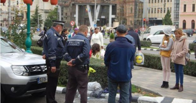 Un barbat si-a dat foc in fata primariei din Zalau, pentru ca nu a primit o locuinta sociala