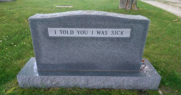  Top  Umor... macabru! 10+ mesaje de pe pietre funerare care te vor face sa zambesti