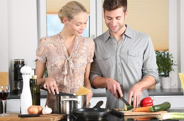 Sunt pline de bacterii! 7 lucruri din bucataria ta pe care ar trebui sa le cureti mai des