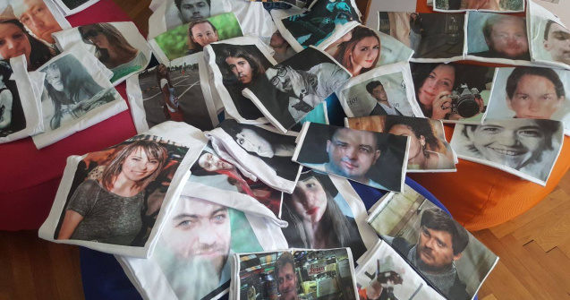 Peste o mie de oameni, intr-un mars al tacerii in memoria victimelor din Colectiv - "Dupa doi ani nu s-a schimbat nimic"