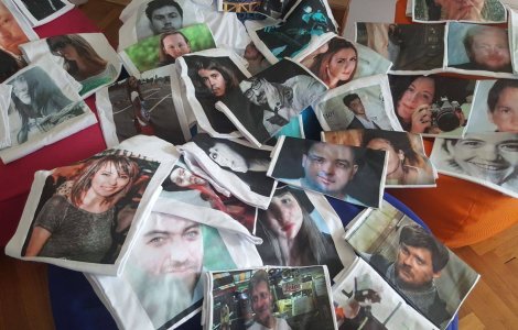 Peste o mie de oameni, intr-un mars al tacerii in memoria victimelor din Colectiv - "Dupa doi ani nu s-a schimbat nimic"