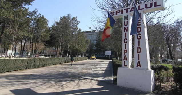 O fetita de un an si jumatate a murit dupa ce a cazut de la etajul al patrulea al Spitalului Medgidia