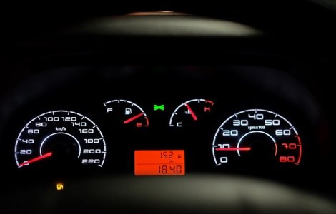 Substante psihoactive si peste 20 de oglinzi retrovizoare gasite in masina unui sofer oprit de politisti in Capitala