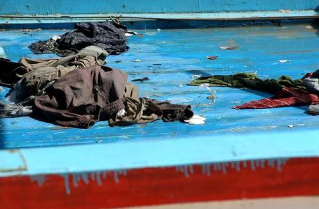 Nava esuata in apele italiene: 150 de oameni disparuti