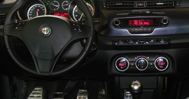 Cum sa nu distrugi prematur ambreiajul masinii