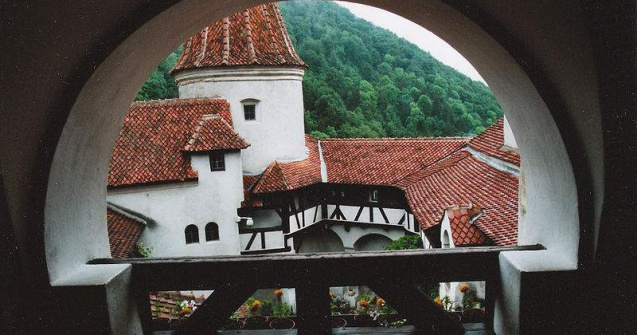  Top  Sighisoara si Bran, printre cele mai populare destinatii turistice pentru iubitorii de vampiri