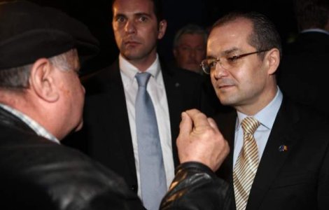 Emil Boc pregateste o oferta de pace pentru Blaga