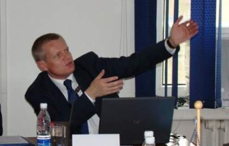 Trupul romanului asasinat la ONU ajunge vineri acasa