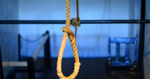 O tanara de 17 ani a fost gasita spanzurata. Ea nu a lasat un bilet de adio