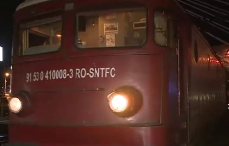 Un tren a deraiat la iesire din Gara de Nord din Capitala. Calatorii au fost nevoiti sa stea doua ore in frig