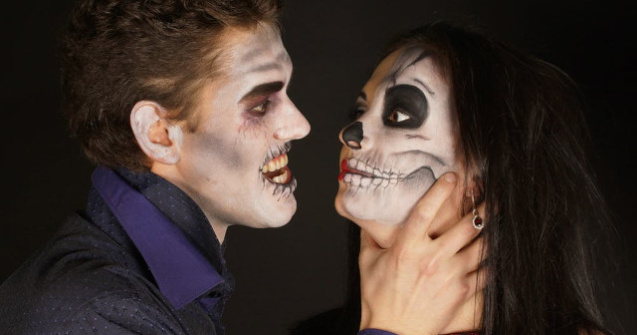 Top  8 cupluri care petrec Halloween-ul intr-un mod infricosator de frumos