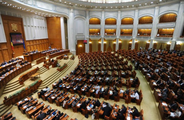 Parlamentul va avea statie de incarcare pentru masinile electrice: senatorii si deputatii vor trebui sa plateasca pentru incarcarea masinilor personale