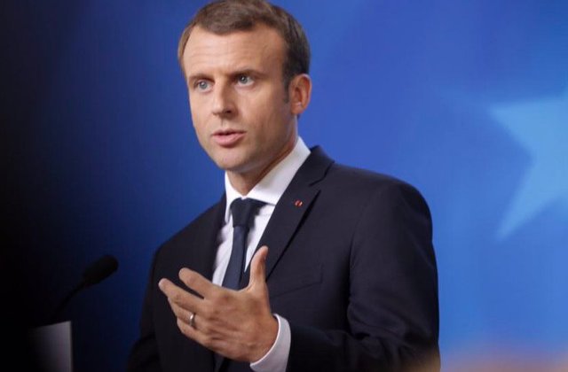 Macron recomanda mentinerea dialogului cu Rusia