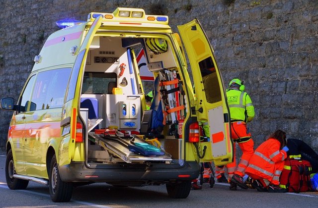 Romani, implicati intr-un accident in Italia: Doi adolescenti au murit si trei tineri sunt grav raniti