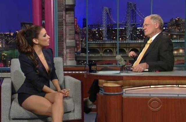 [VIDEO] Eva Longoria, cu sanul la vedere