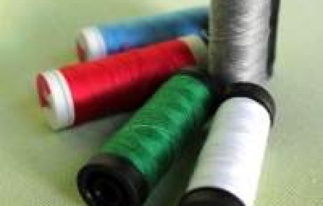 ONLINE: Cum isi vand designerii propriile creatii