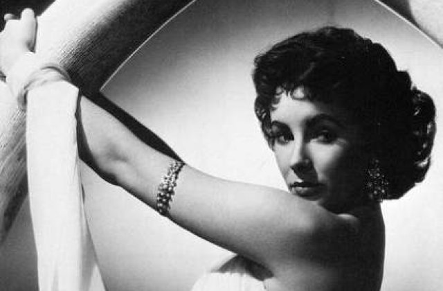 Colectia de bijuterii, haine si arta a lui Elizabeth Taylor va fi scoasa la licitatie