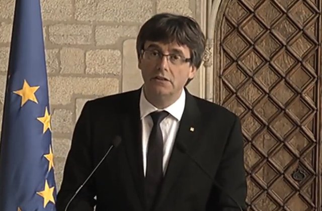 Parchetul spaniol cere mandat european de arestare pe numele lui Puigdemont. Opt ministri catalani destituiti, incarcerati la Madrid