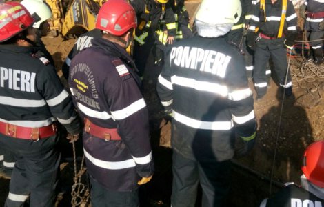 Hunedoara: Trei oameni au murit, dupa ce au fost prinsi sub un mal de pamant