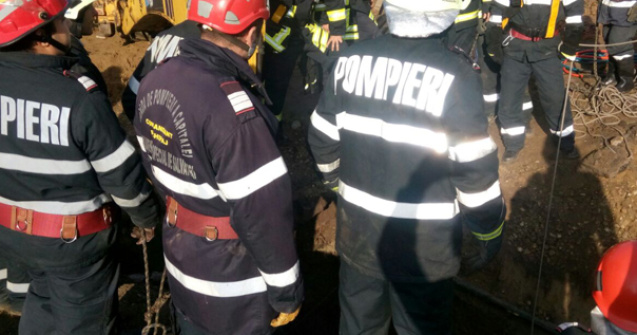 Hunedoara: Trei oameni au murit, dupa ce au fost prinsi sub un mal de pamant