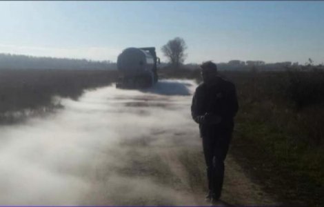 Galati: Peste o suta de locuitori, aflati in apropierea cisternei din care se scurg gaze, evacuati