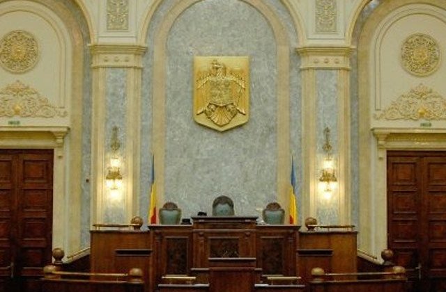 Senatul dezbate motiunea simpla a PNL "Finantista ministrului Misa, un film prost despre faliment, cu acces gratuit"