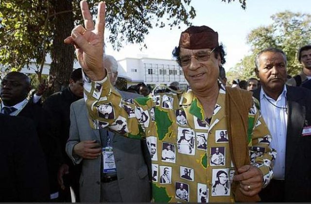Gaddafi, gata sa faca pace?