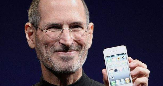 iSteve: Biografia oficiala a sefului Apple va putea fi cumparata in 2012