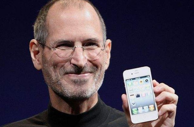 iSteve: Biografia oficiala a sefului Apple va putea fi cumparata in 2012