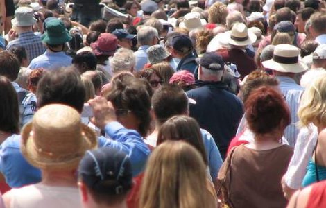 Cu 6786 romani mai putin ca-n ianuarie