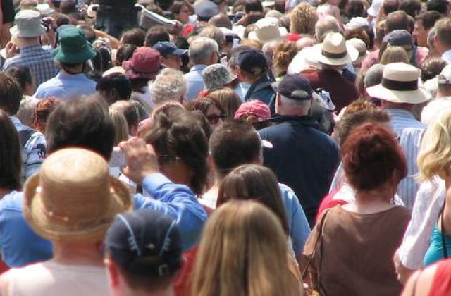 Cu 6786 romani mai putin ca-n ianuarie