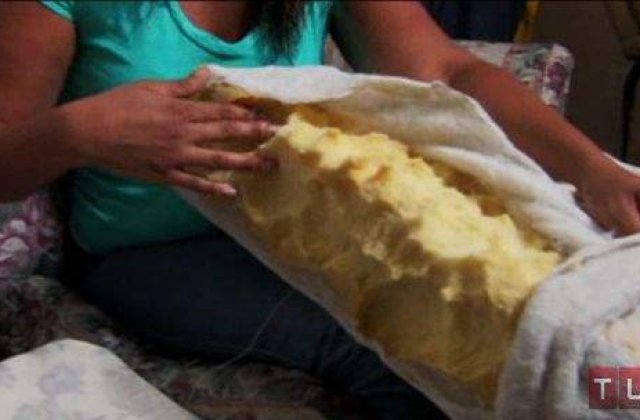 [VIDEO] Femeia dependenta de canapele