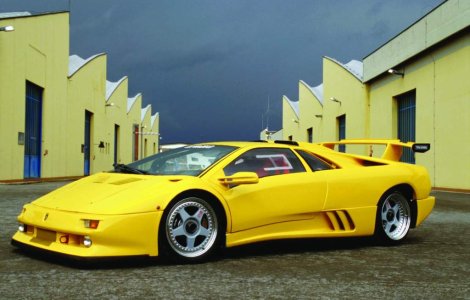 Cat costa un supercar second hand?