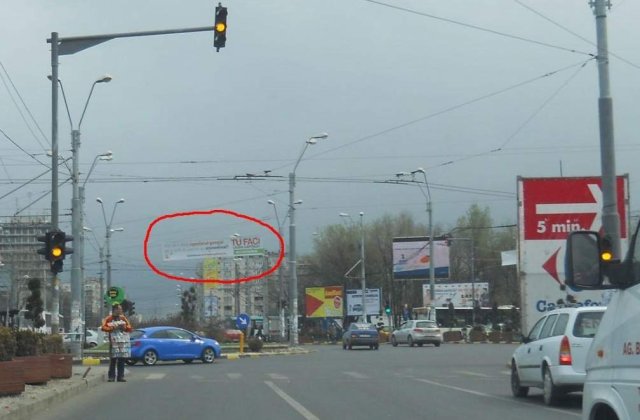 [FOTO] Angajatii RATB, vandali politici ai PDL?