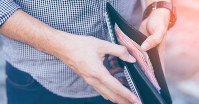 Efectele trecerii contributiilor de la angajator la angajat. Cum se vor recalcula salariile romanilor