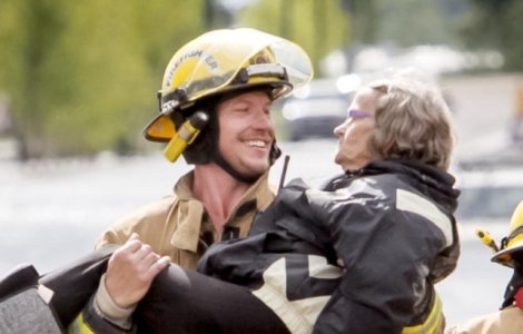  Top  10 imagini care te vor face sa ai, din nou, incredere in umanitate