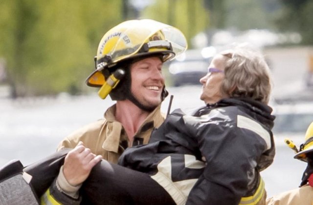 10 imagini care te vor face sa ai, din nou, incredere in umanitate