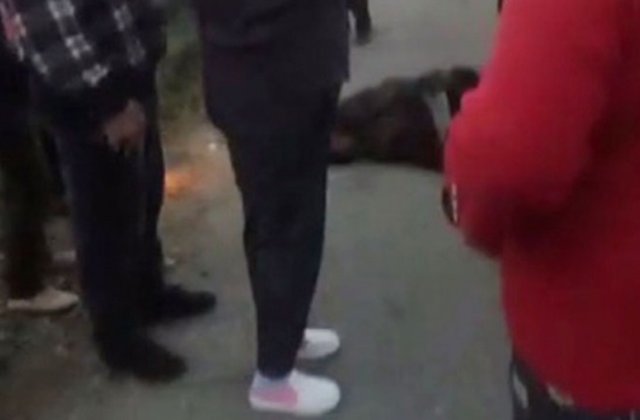 Valcea:  Cadavrul unei femei a stat mai bine de o ora pe trotuar, pentru ca autoritatile nu s-au inteles cine sa ridice trupul neinsufletit