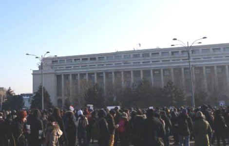 Manifestatie impotriva modificarii Codului Fiscal anuntata pentru miercuri de la 11:00 in Piata Victoriei; companiile, rugate sa le dea liber angajatilor