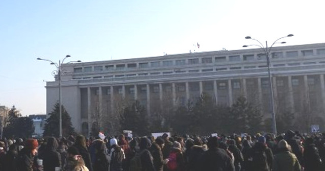 Manifestatie impotriva modificarii Codului Fiscal anuntata pentru miercuri de la 11:00 in Piata Victoriei; companiile, rugate sa le dea liber angajatilor