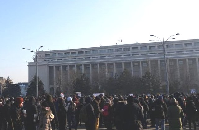 Manifestatie impotriva modificarii Codului Fiscal anuntata pentru miercuri de la 11:00 in Piata Victoriei; companiile, rugate sa le dea liber angajatilor