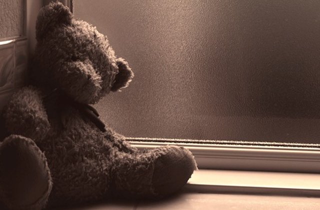 Un barbat care si-a violat fiica vitrega in varsta de 10 ani, arestat preventiv